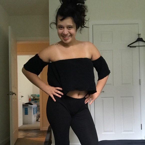 TOBI NWOT black off shoulder crop top medium - Picture 3 of 8